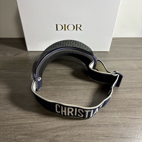 Dior Men’s Navy and Black Christian Dior Visor - Picture 2 of 5